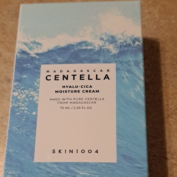 Centella Hyalu-Cica Moisture Cream - Blue Madagascar Centella - Picture 1 of 3